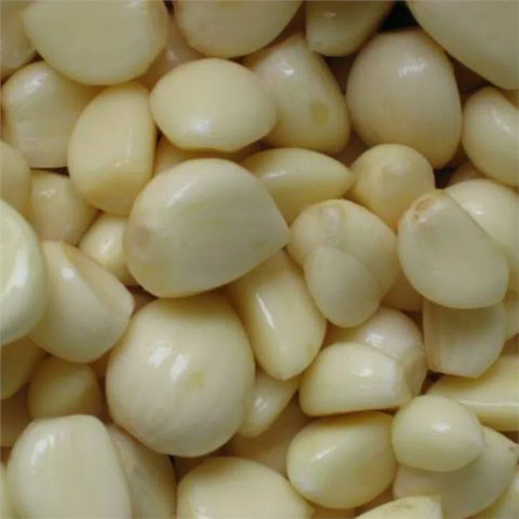 Frozen IQF Peeled Garlic Cloves, Dices, Puree